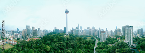 Fototapeta Naklejka Na Ścianę i Meble -  Kuala Lumpur forest eco park with cityscape skyline