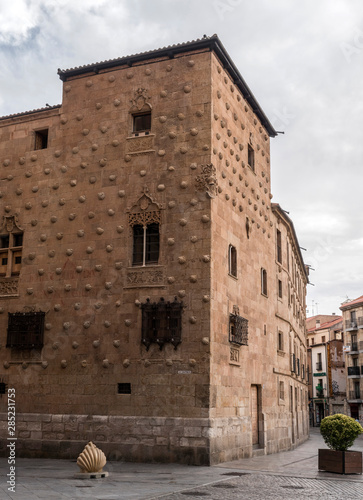 House of Shells (Casa de las Conchas) in Salamanca, Spain. The architecture includes Gothic, Moorish and Italian styles, take in Salamanca, august 18, 2019 © Felipe Caparrós