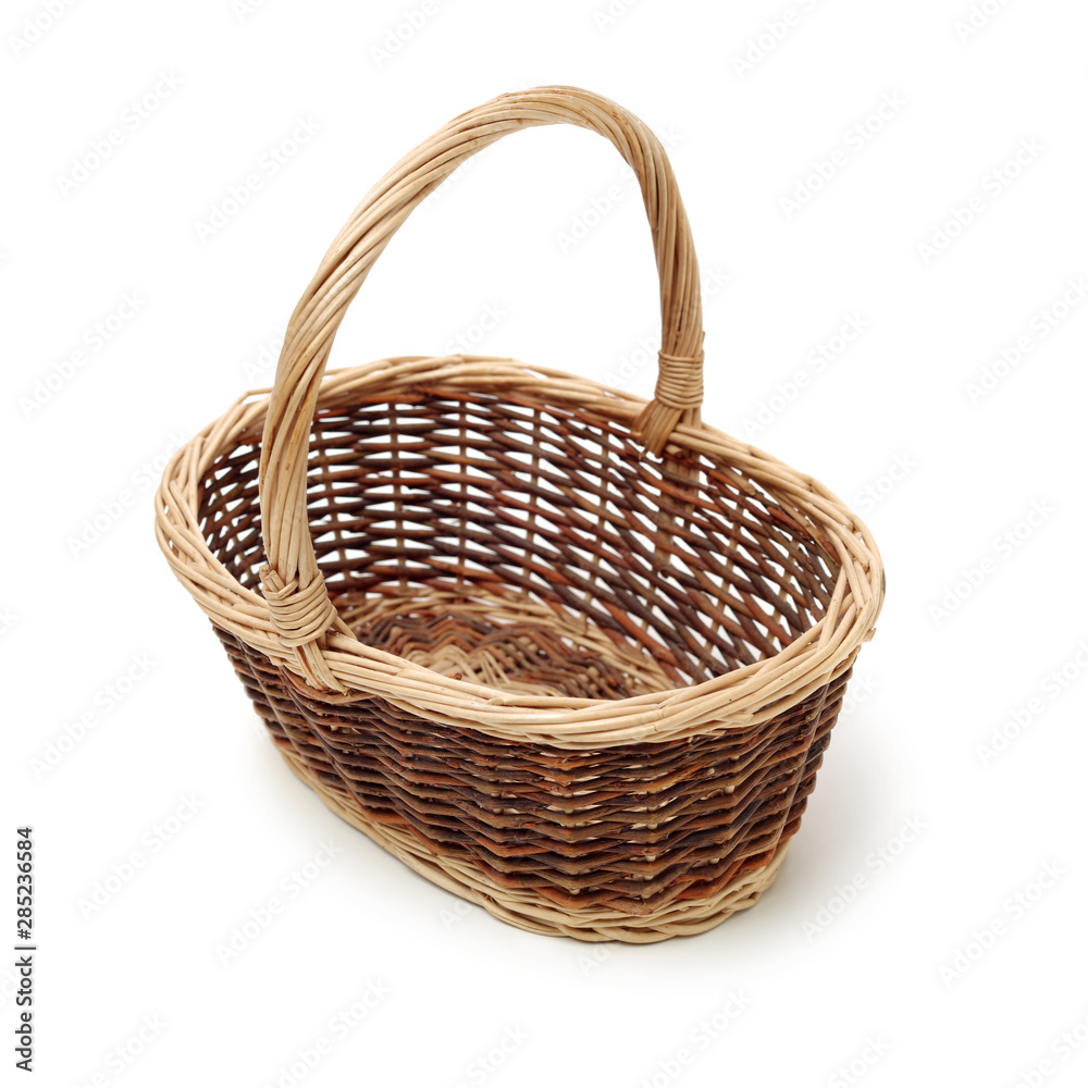 Obraz premium empty basket on white background 