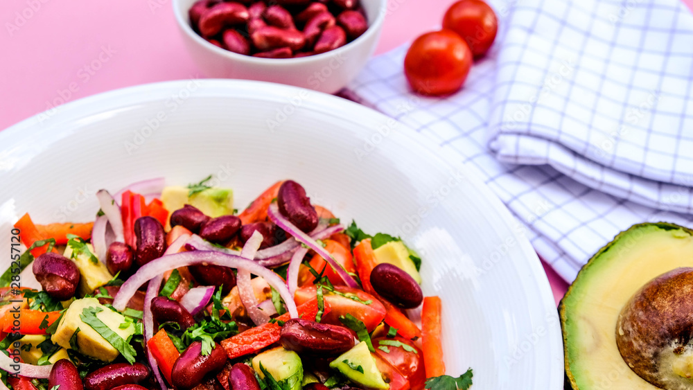 Vegetarian Avocado and Kidney Bean Summer Salad Vegetarian Avocado and Kidney Bean Summer Salad