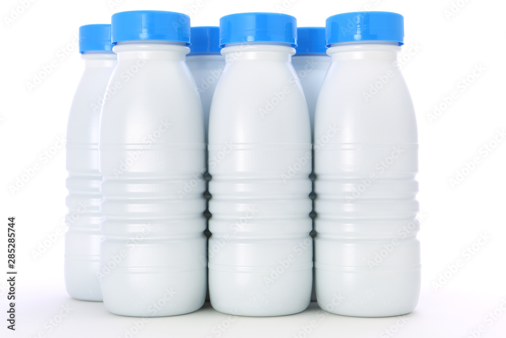 bouteille de lait en plastique isolé sur fond blanc éclairage studio Stock Photo Adobe Stock