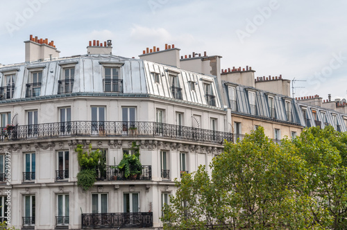 Façades et toits de Paris © jasckal