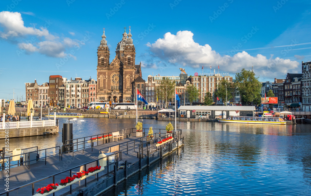 Fototapeta premium Saint Nicholas Church in Amsterdam, Netherlands