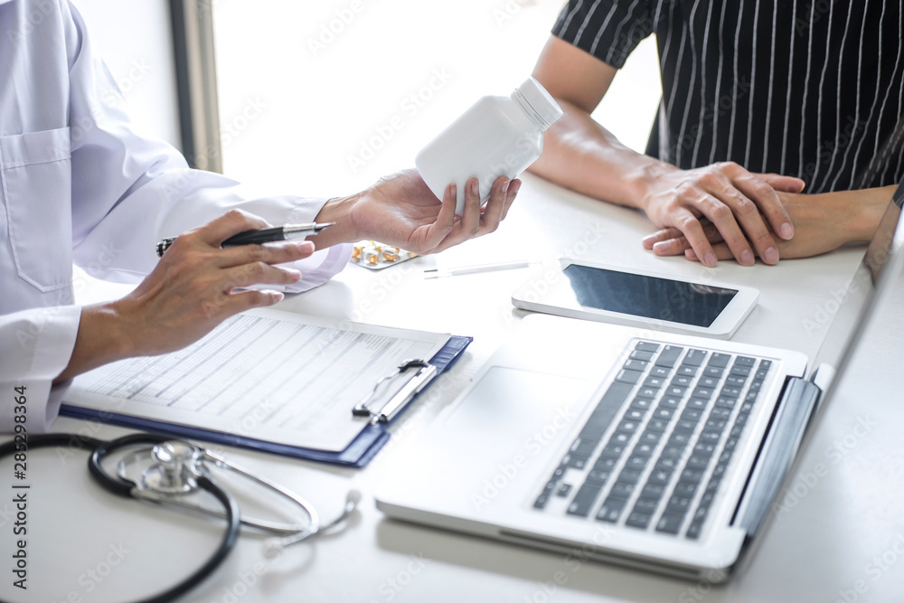 Doctor presenting report of diagnosis, symptom of disease and recommend something a method with patient treatment, after results about the problem illness of patient Doctor presenting report of diagnosis, symptom of disease and recommend something a method with patient treatment, after results about the problem illness of patient
