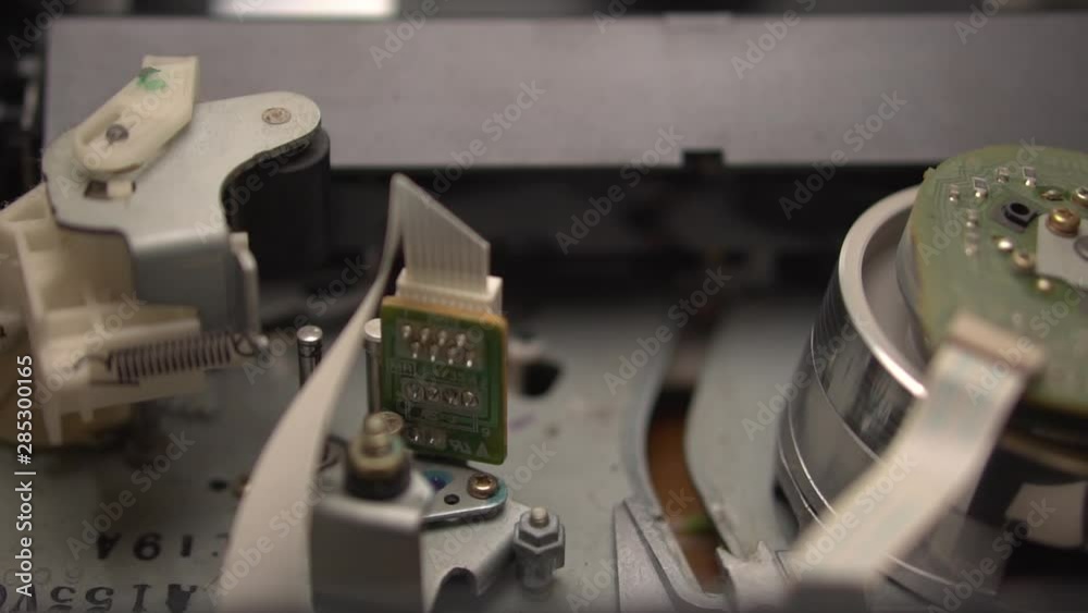 Vidéo Stock VCR cassette mechanism. Closeup. Rewind of