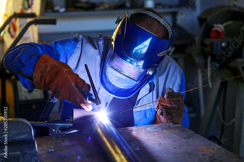 Bild auf Leinwand Inert gas welding