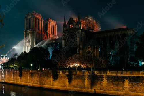 Photography Incendie de la cathédrale notre dame de paris