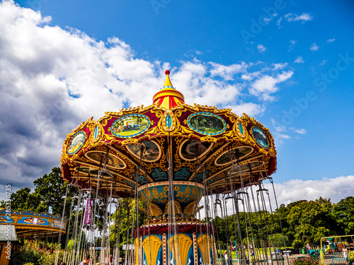OLYMPUS DIGITAL CAMERA - CAROUSEL 