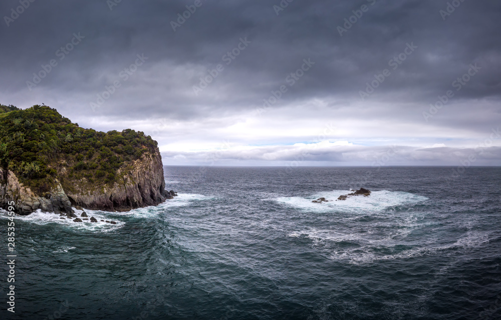 Küstenlandschaft aud Sao Miguel bei stürmischen Wetter Küstenlandschaft aud Sao Miguel bei stürmischen Wetter