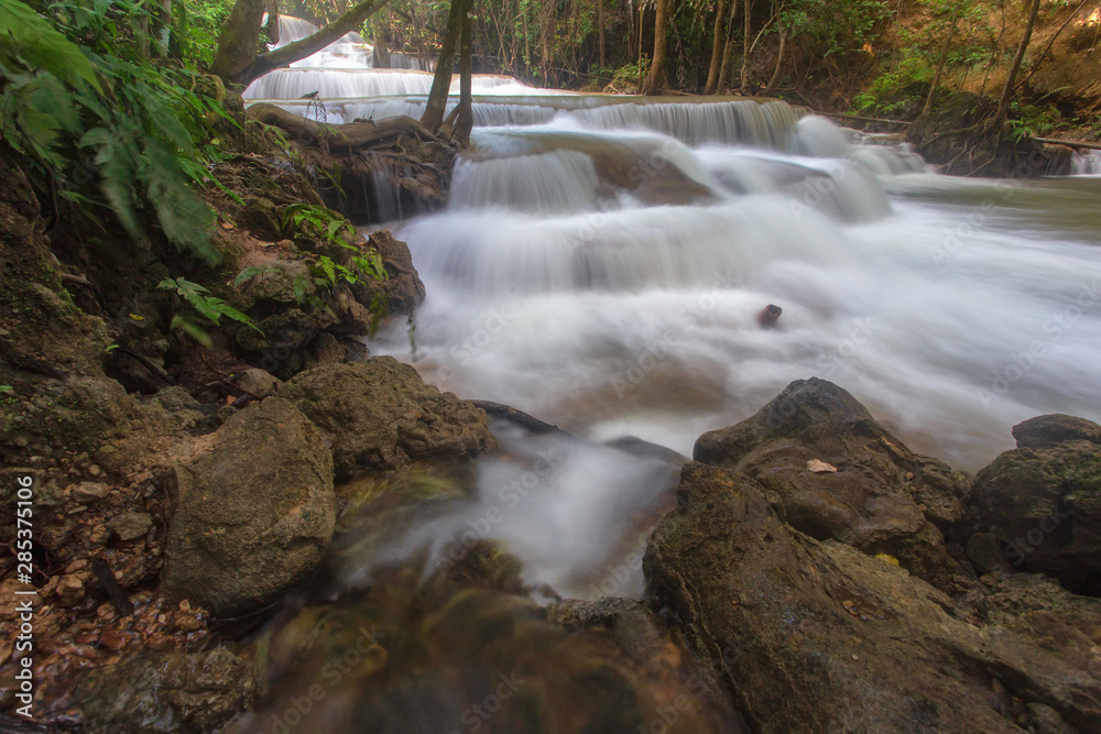 Fototapeta premium Huai Mae Khamin waterfall