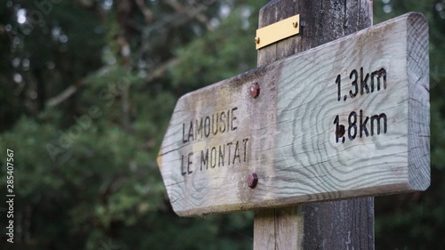  Common hiking sign Le Montat, France
