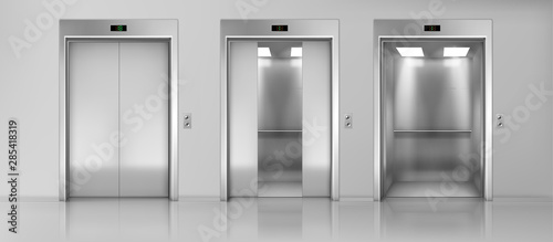 Fotografia Modern passenger or cargo elevators, lifts with closed, opened and half closed,