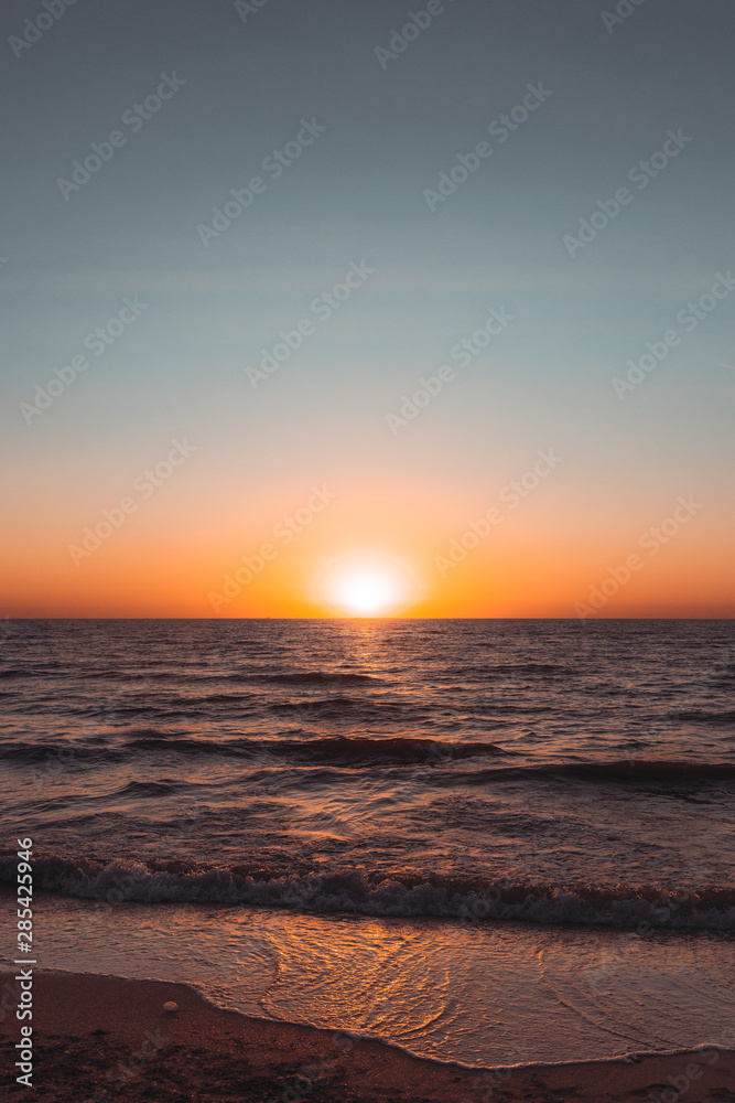 Obraz premium sunset over the sea
