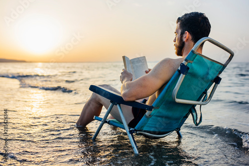Beach reading 2025 chair
