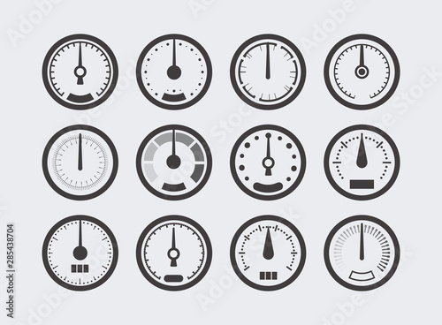 Display with measurement scale and arrow. Icon for measuring device. Meter for measuring speed, temperature, pressure, mass, humidity, car mileage. Bar level meter, vector illustration.