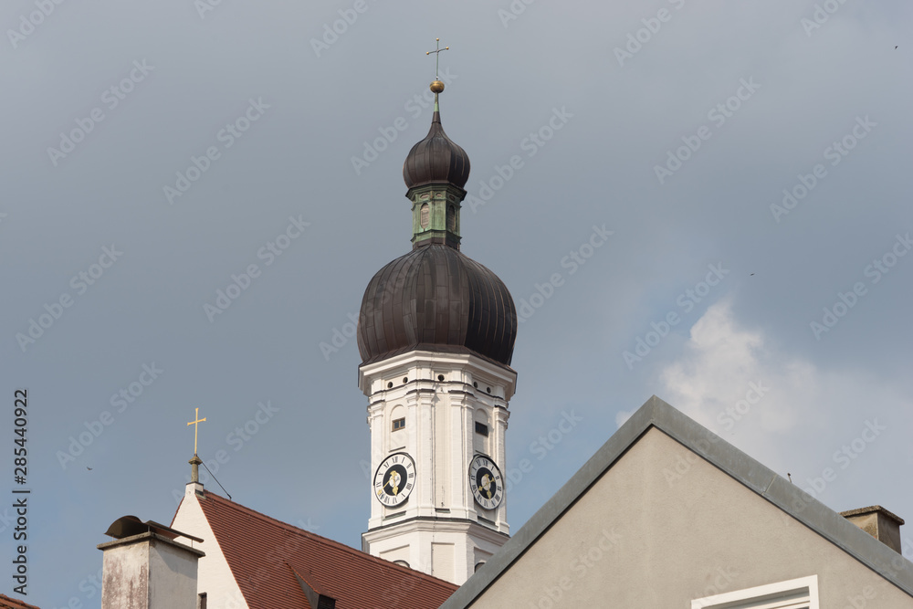 Kirchturm in der Altstadt von Landsberg am Lech