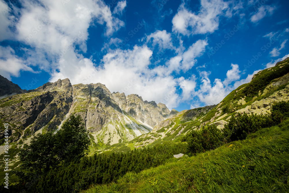 Naklejka premium Path to Rysy Tatra mountains