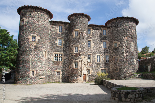 Façade du château abbatial du Monastier sur Gazeille en haute-Loire photo