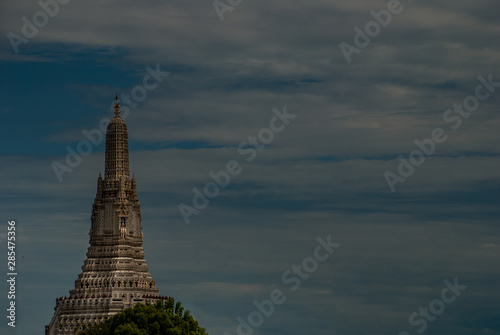 Wat Arun Ratchawararam Ratchawaramahawihan  the temple of Dawn bangkok is a temple on the Thonburi west bank of the Chao Phraya River Wat Arun is among the best known of Thailand s landmark  Close-up