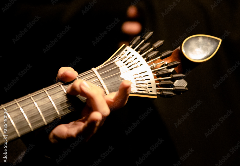 Guitare portugaise à Coimbra, Portugal (détail) Stock Photo | Adobe Stock