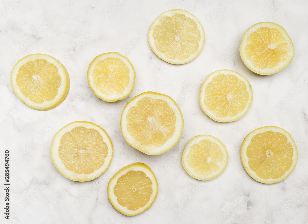 Top view slices of lemon of all sizes