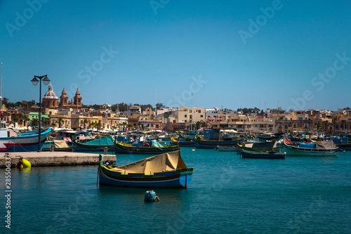 Malta Hafen kleine bunte Booten Sommer