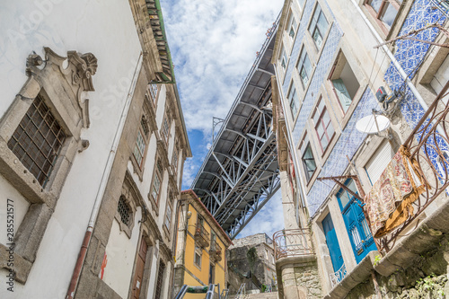 Détail du pont Dom-Luìs à Porto, Portugal © Pierre Violet