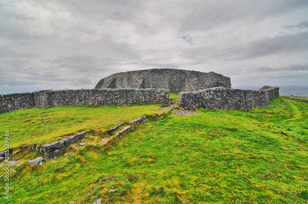 Dun Aengus -  prehistoric hill forts on the Aran Islands of County Galway, Republic of Ireland - obrazy, fototapety, plakaty 