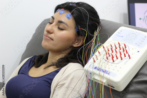 Electroencefalograma estudio médico para el cerebro photo