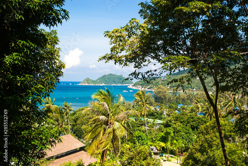 Viewpoint on Koh Tao.Thailand. View of the Bay and Koh Nang yuan Islands © fisher_y