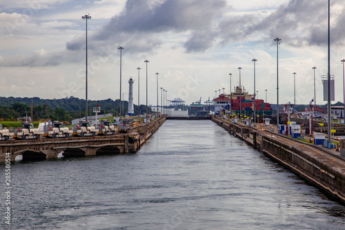 パナマ運河 © ZENPAKU