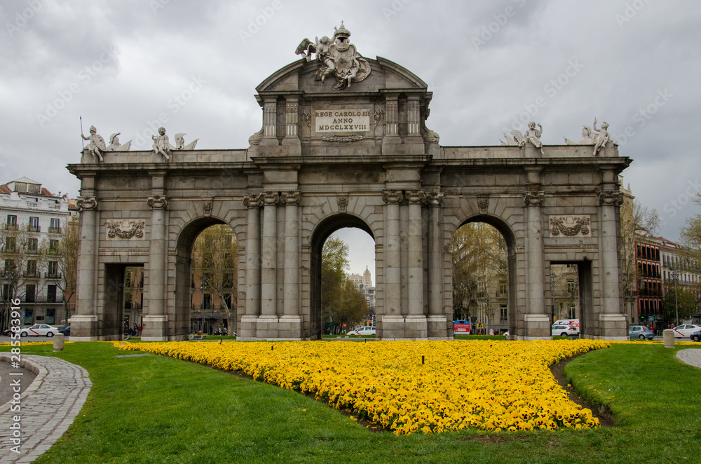 Obraz premium Puerta de Alcalá, Madrid, España