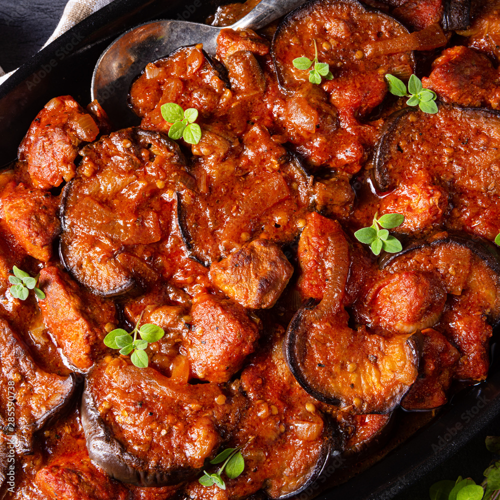 arni me melitzanes - stewed lamb with eggplant arni me melitzanes - stewed lamb with eggplant