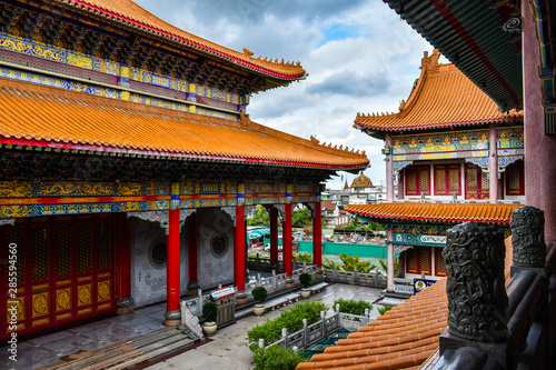 Leng Ne Yi Yi Temple, located in Charoen Krung District, Bangkok, is a famous temple for Chinese and foreigners. Popular in paying respect
