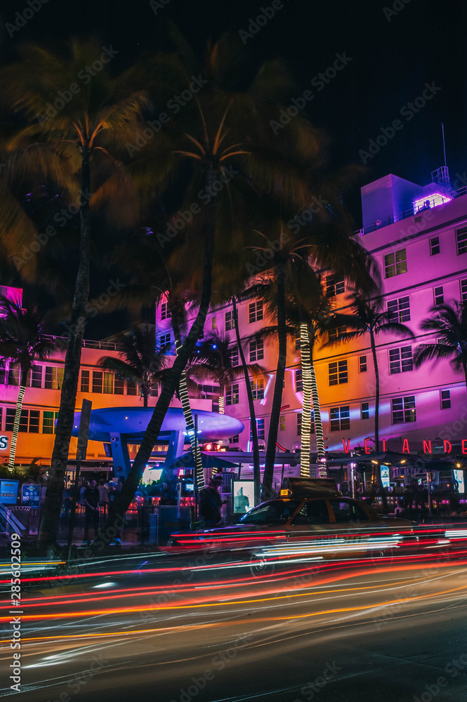 Naklejka premium Miami Beach coucher de soleil nuit