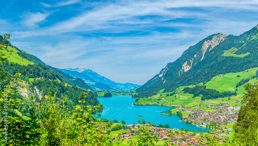 Panorama des Lungerersees in der Schweiz