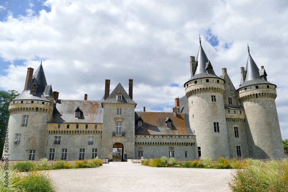 Façade du château de Sully-sur-Loire, Loiret, France