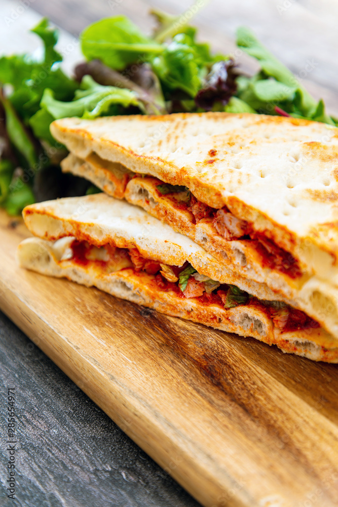 roasted chicken tandoori sauce sandwich roasted chicken tandoori sauce sandwich