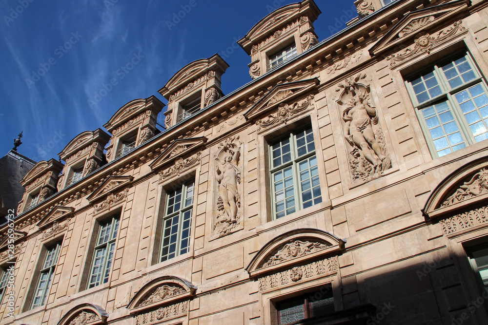 Fototapeta premium Hôtel de Sully (Sully mansion) in Paris (France)