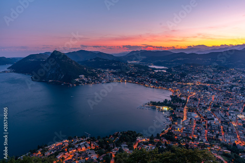 Lugano bei Nacht