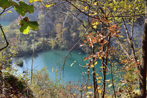 Fototapeta Naklejka Na Ścianę i Meble -  Landscape in the beautiful Plitvice National Park, in Croatia, in the fall