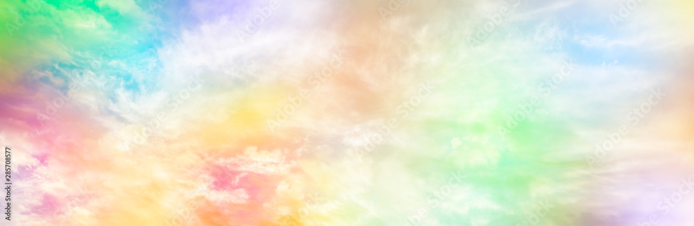 Fototapeta Chmura i niebo z pastelowym barwionym tłem, abstrakcjonistyczny nieba tło w słodkim kolorze, panoramiczny wizerunek