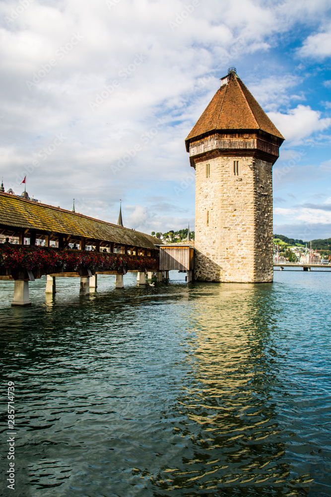puente de lucerna en suiza