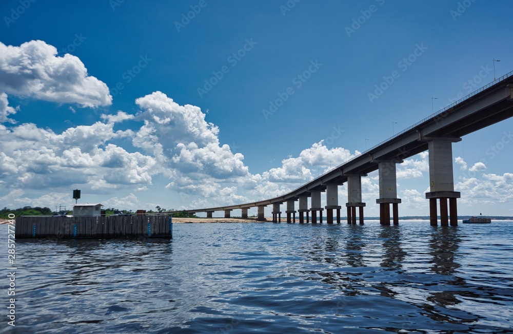 puente en rio negro manaos brasil