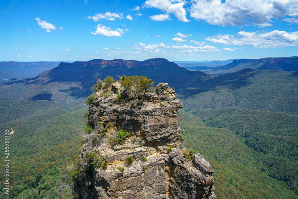 Naklejka premium giant stairway track, blue mountains, australia 5