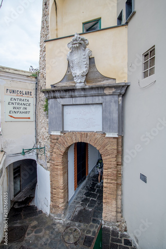 Die berühmte Piazzeta (Piazza Umberto) im Zentrum von Capri, Italien photo