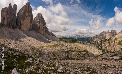 Die Drei Zinnen Panorama in den Sextner Dolomiten in Südtirol Italien