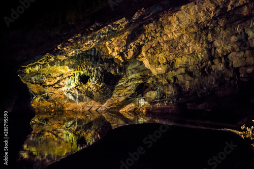 Canvas Print The Caves of Han.