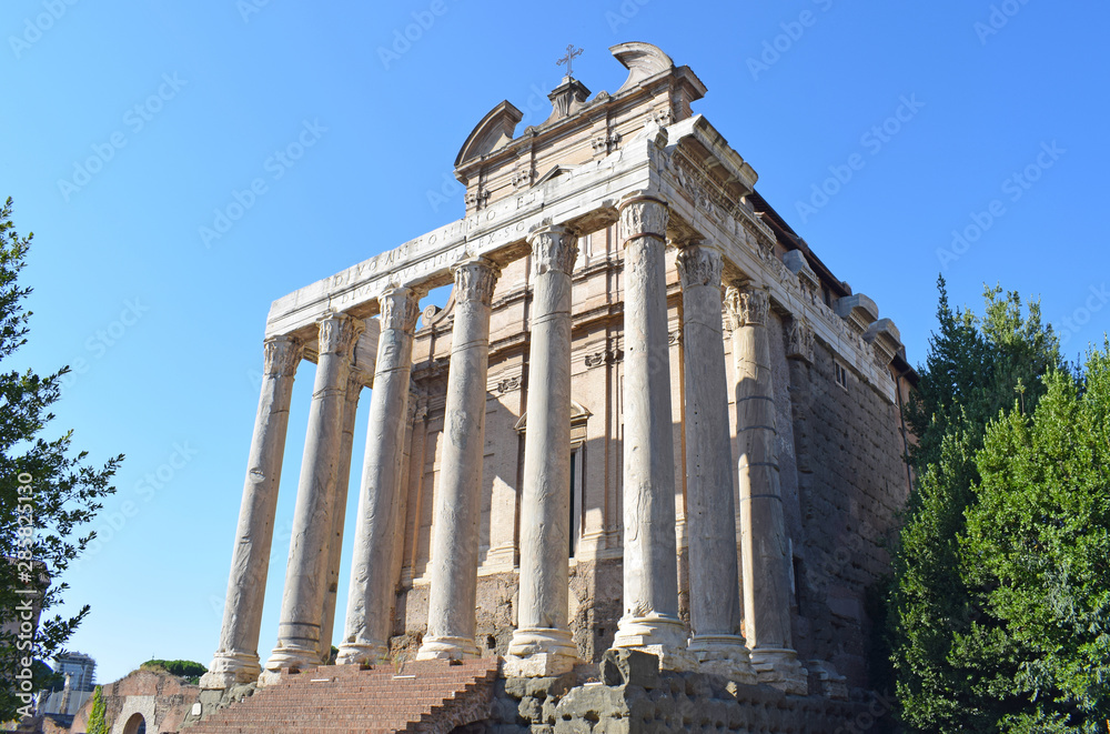 Templo de Antonino y Faustina, Foro Romano Roma Italia