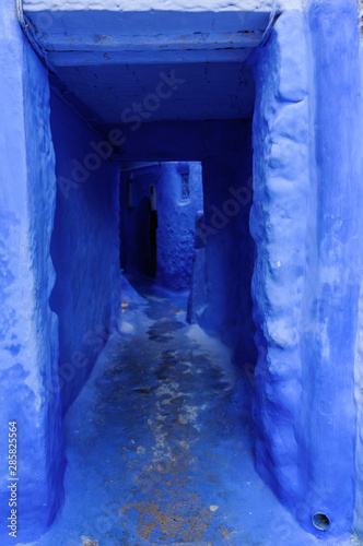 Street in the blue city Chefchaouen / Street in the blue city Chefchaouen, Morocco, Africa. © ub-foto